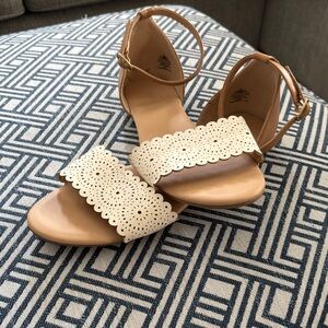 Old Navy Women's Tan and Cream Sandals, Size 9, good used condition